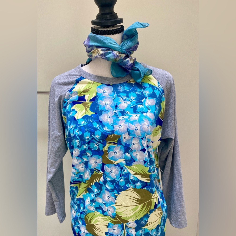 NWT LulaRoe long sleeve tee, size XS-Medium